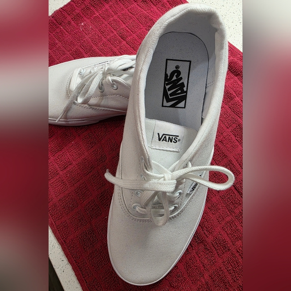 Vans  Lace Up Tennis shoe..womans